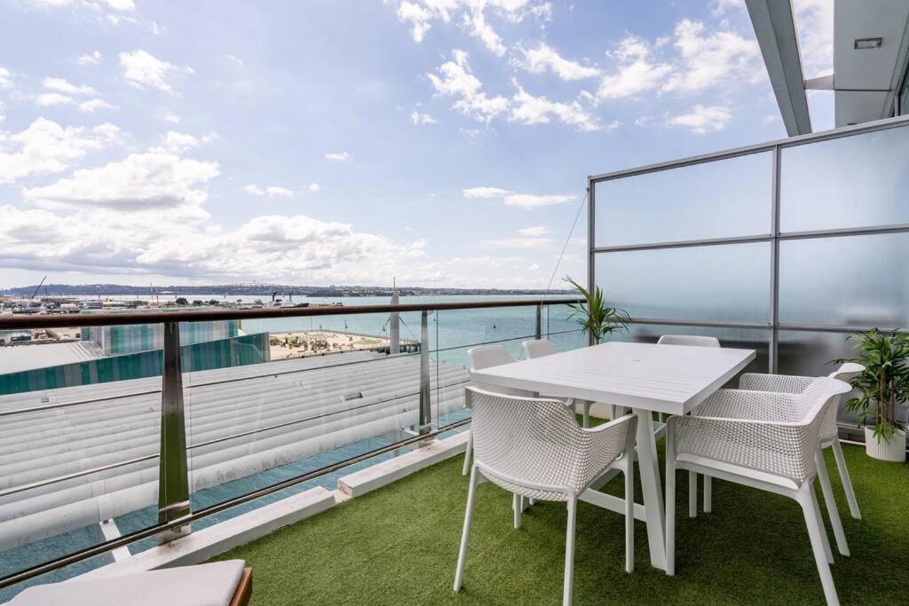 Spacious Penthouse With Spectacular Harbour Views! Auckland Esterno foto