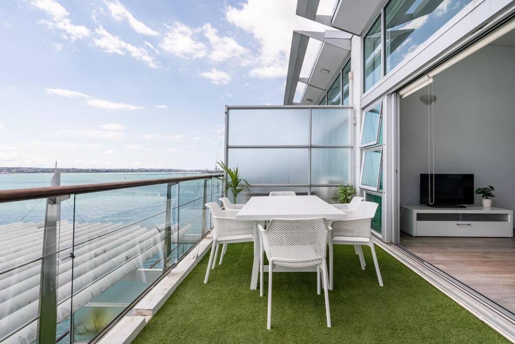 Spacious Penthouse With Spectacular Harbour Views! Auckland Esterno foto